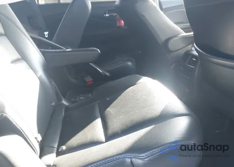 2018 Honda Pilot Elite z USA, uszkodzony, nr VIN 5FNYF6H01JB044410